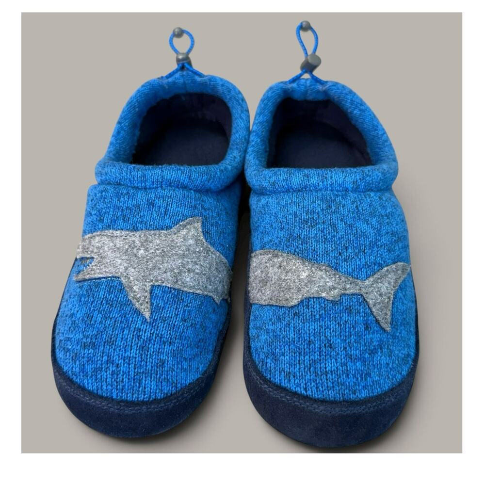 L.L. Bean Kids Boy Size 3-4 Slippers Knit Sweater Fleece Motif Blue Gray Shark
